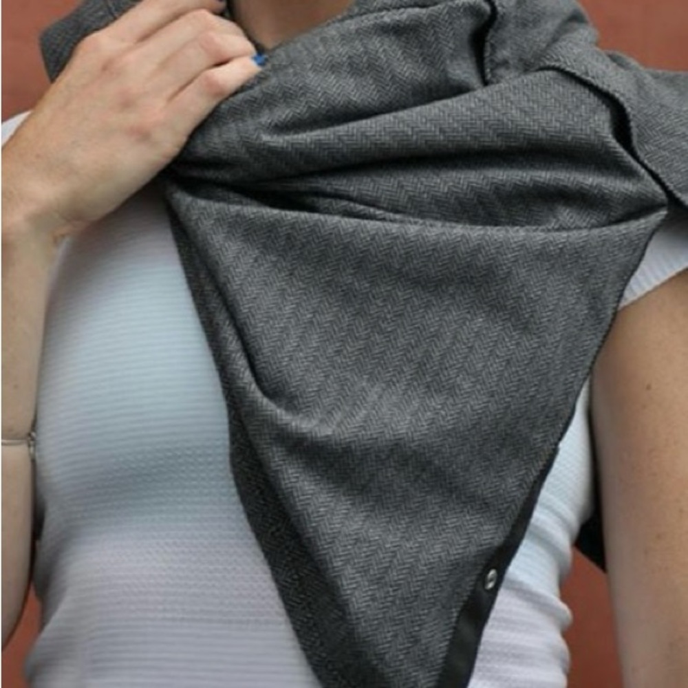 Lululemon Gray / black herringbone Scarf Vinyasa Wrap